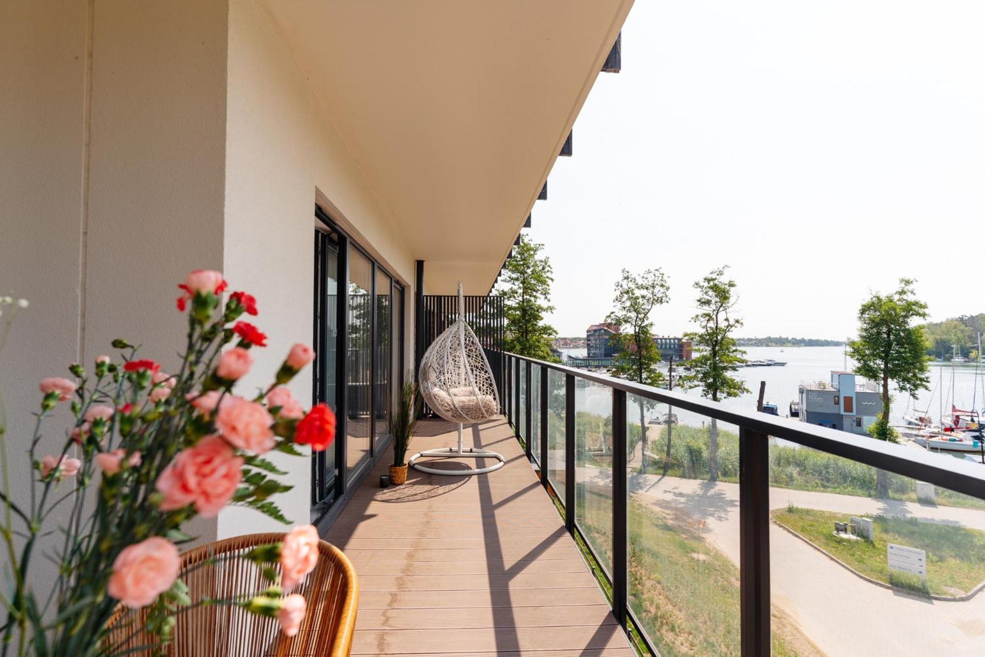 Lake Club Apartments - Loftaffair Mikołajki エクステリア 写真